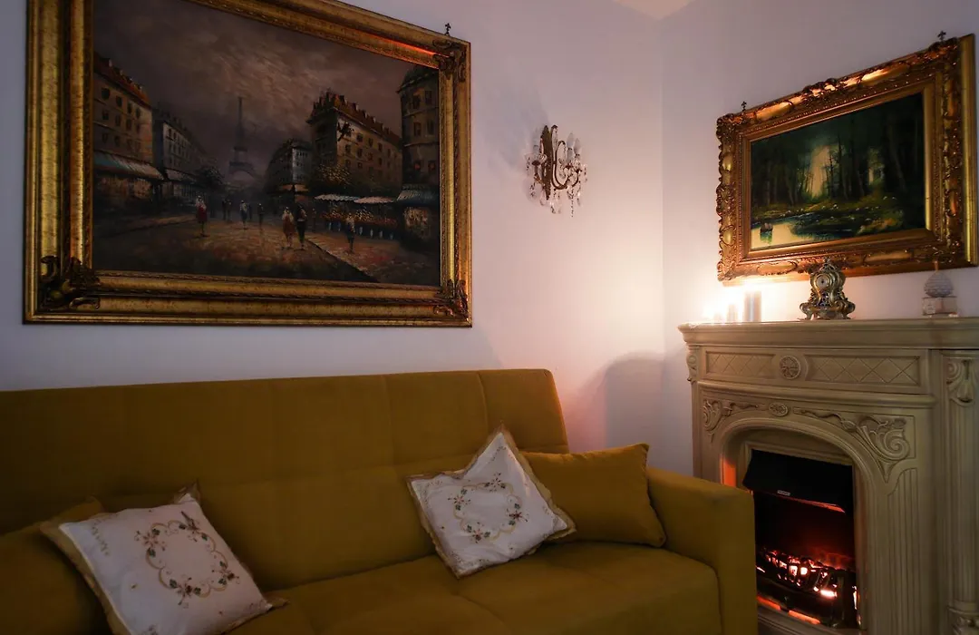 Giallo Napoletano Home-1